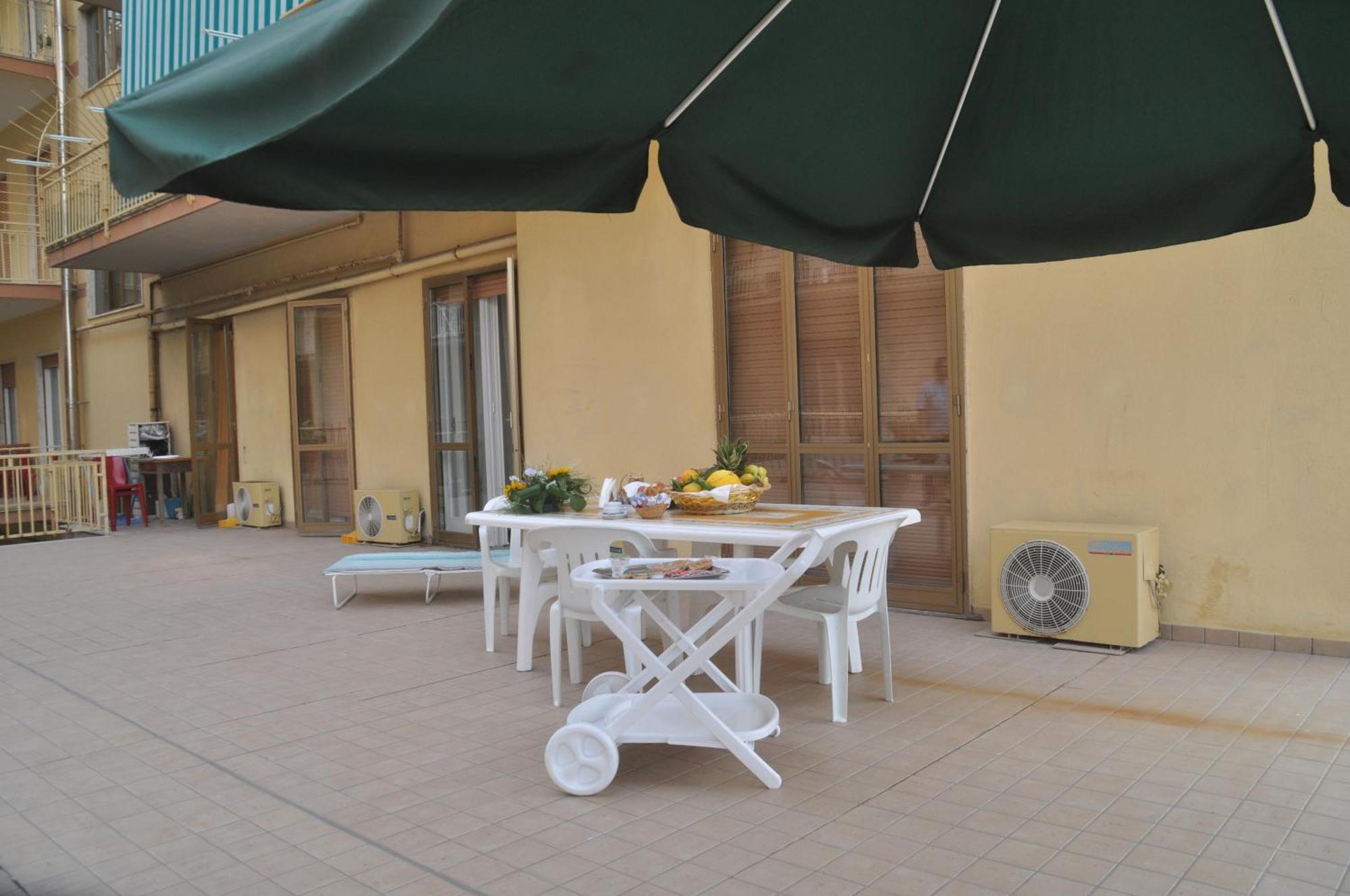 Albergo Fiorenza Salerno Esterno foto