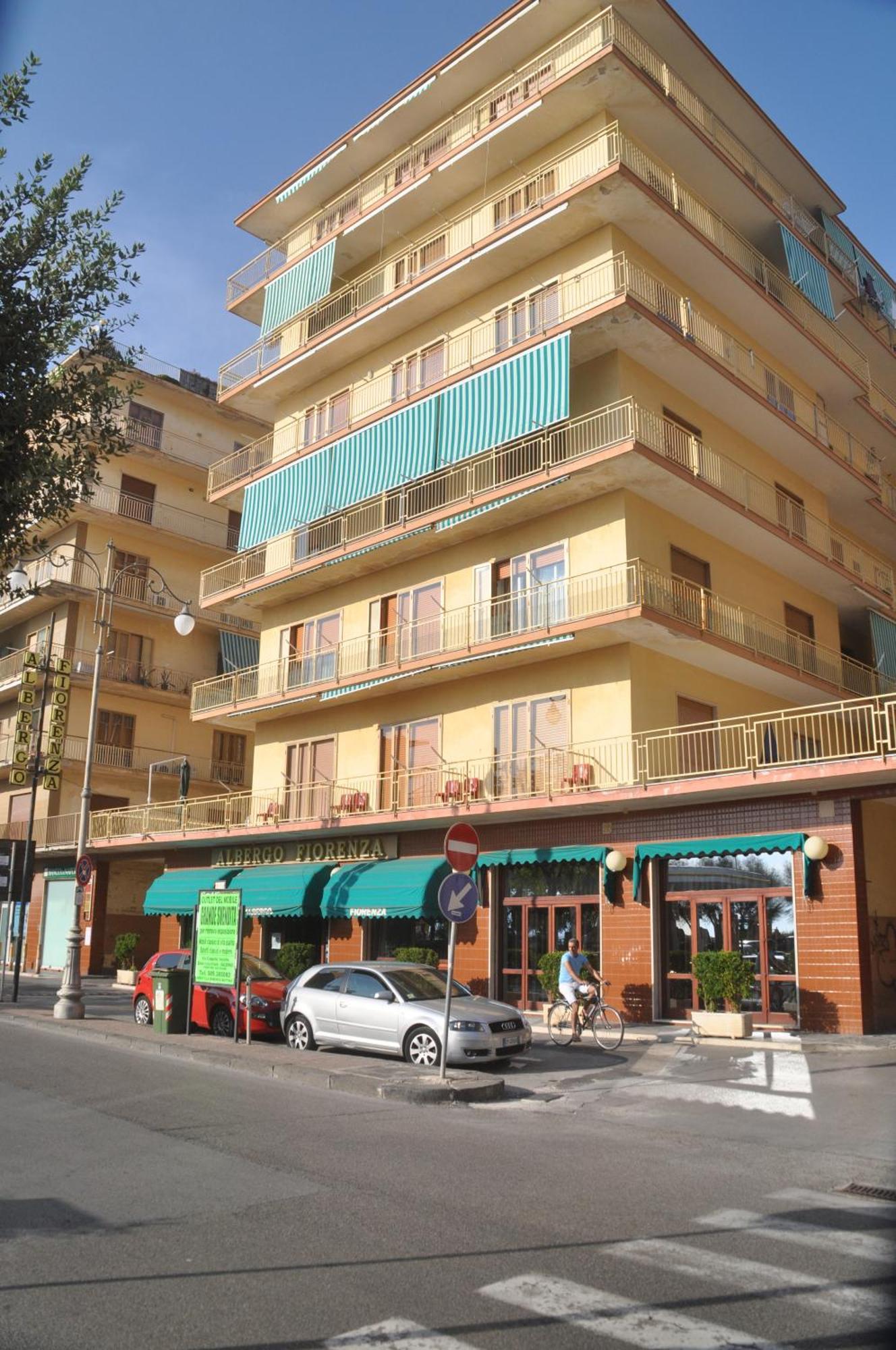 Albergo Fiorenza Salerno Esterno foto