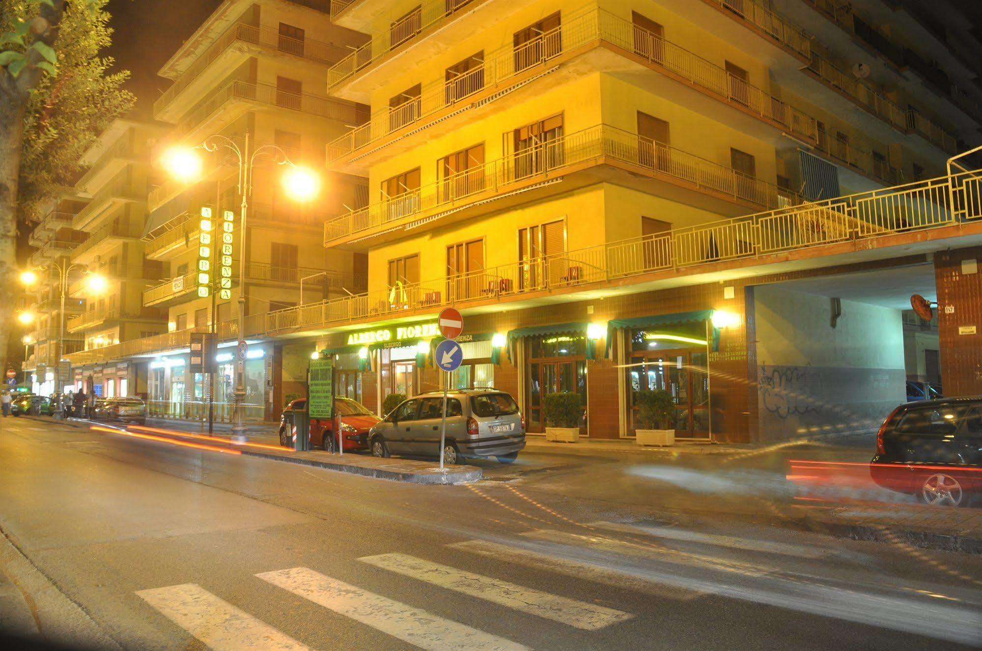Albergo Fiorenza Salerno Esterno foto