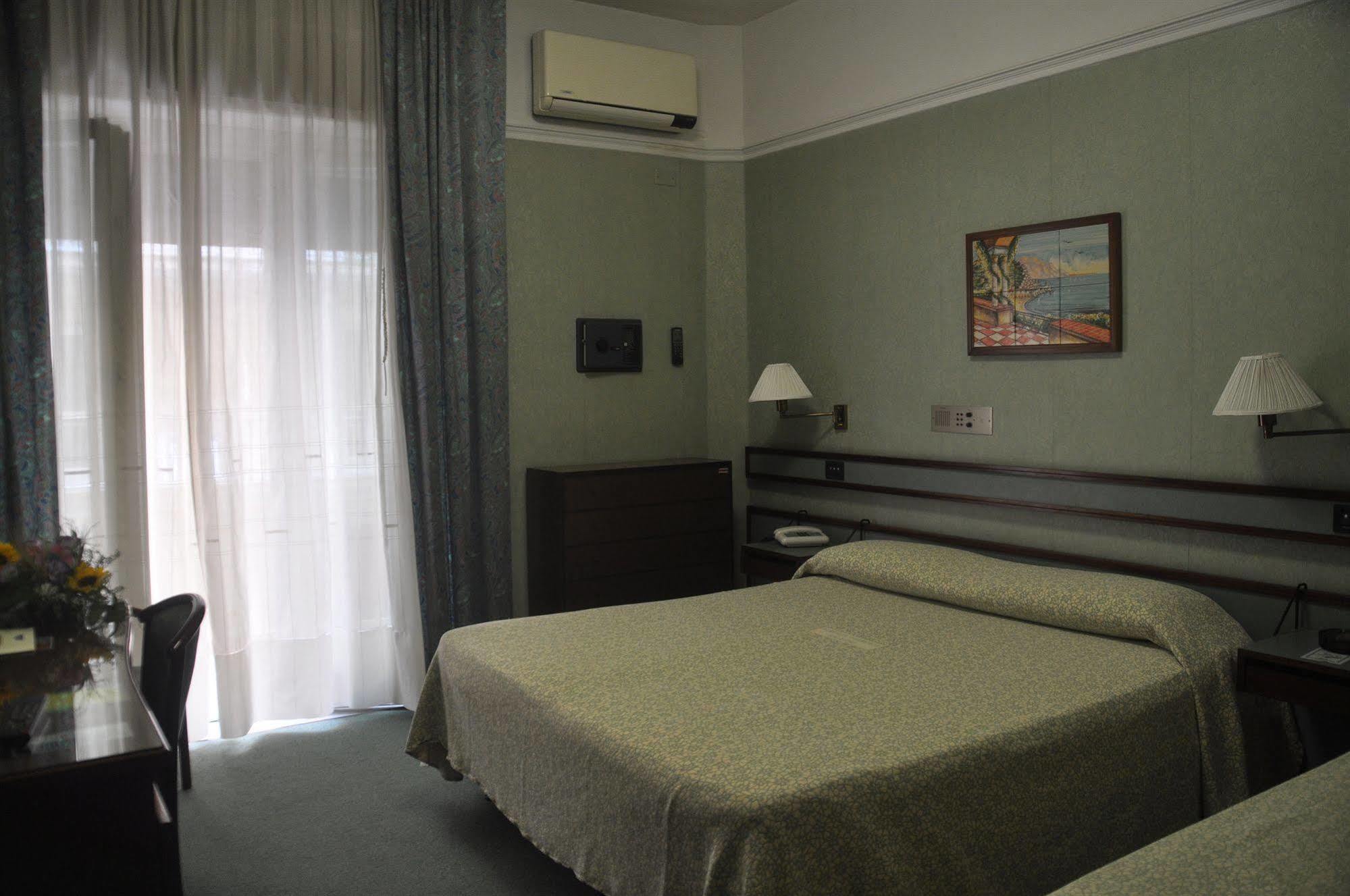 Albergo Fiorenza Salerno Esterno foto