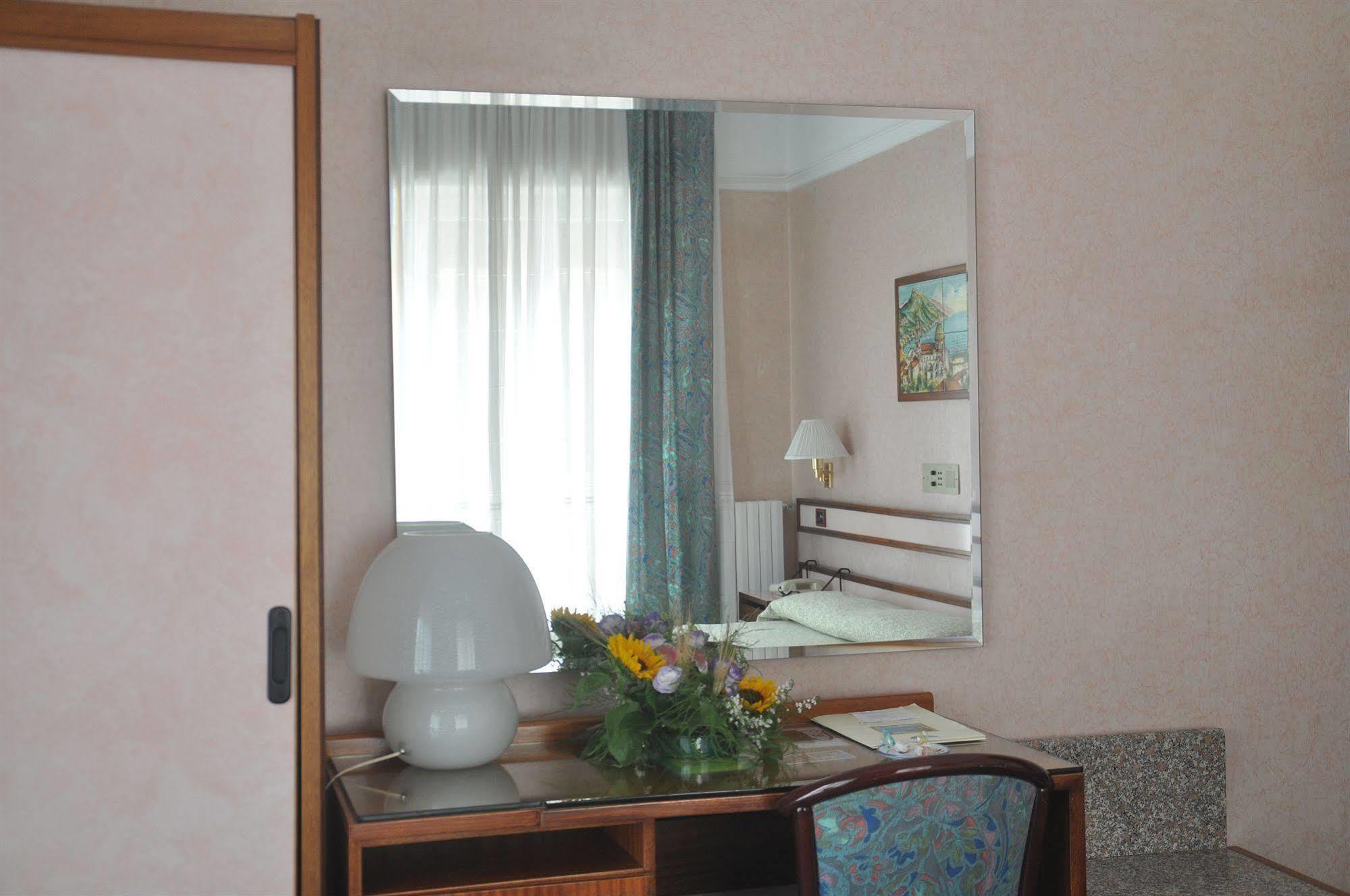 Albergo Fiorenza Salerno Esterno foto