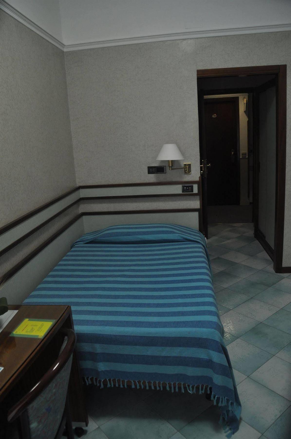 Albergo Fiorenza Salerno Esterno foto